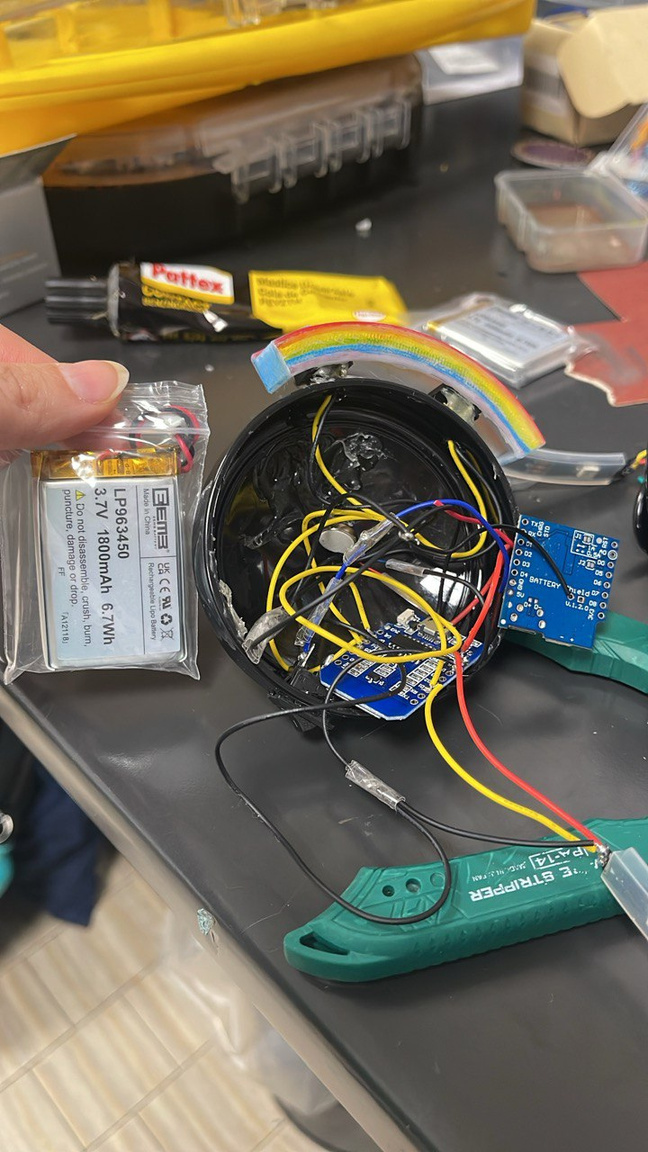 Inside the brush — electronics